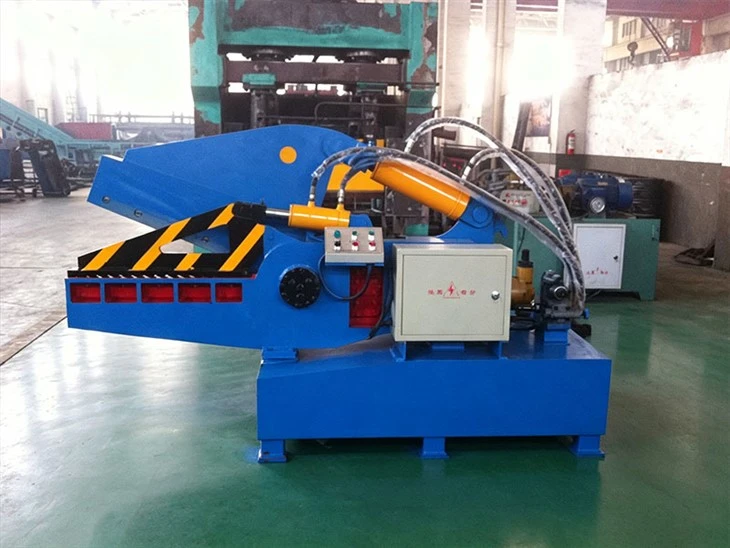 Heavy duty alligator shear for steel bar cutting