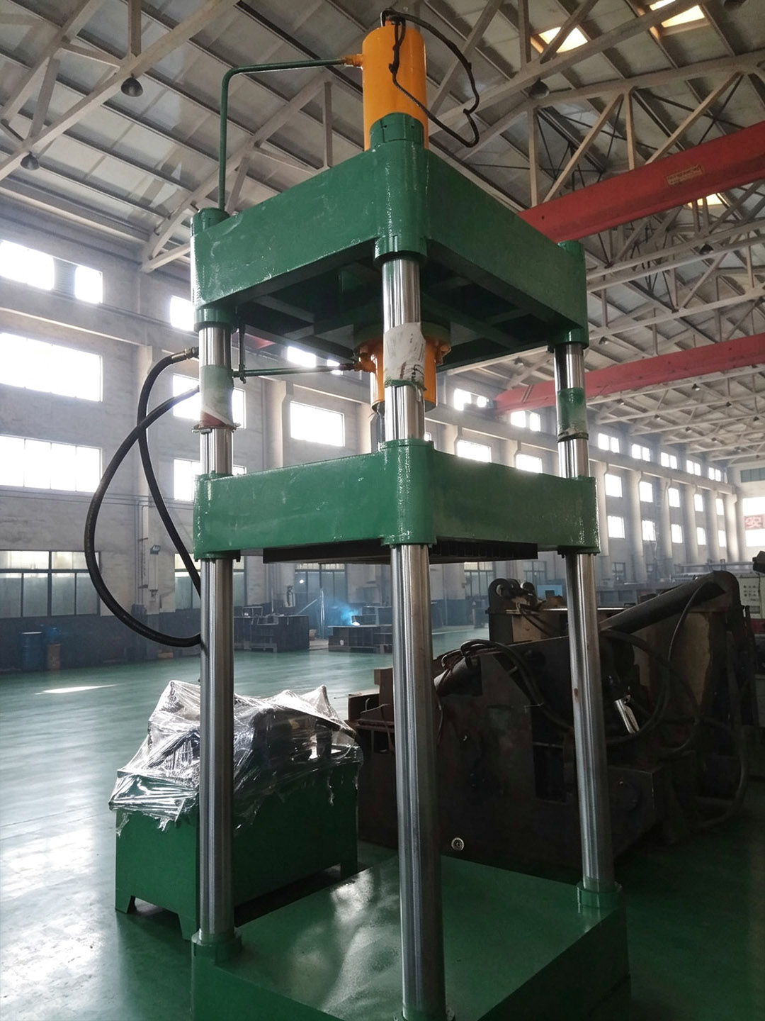 Suppliers Four-column hydraulic press Suppliers Four-column hydraulic press