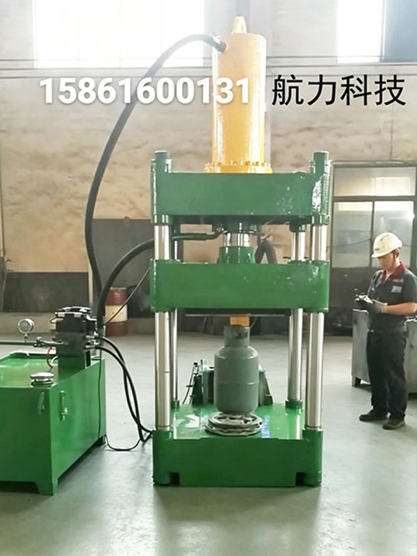 Four-post hydraulic press Four-post hydraulic press