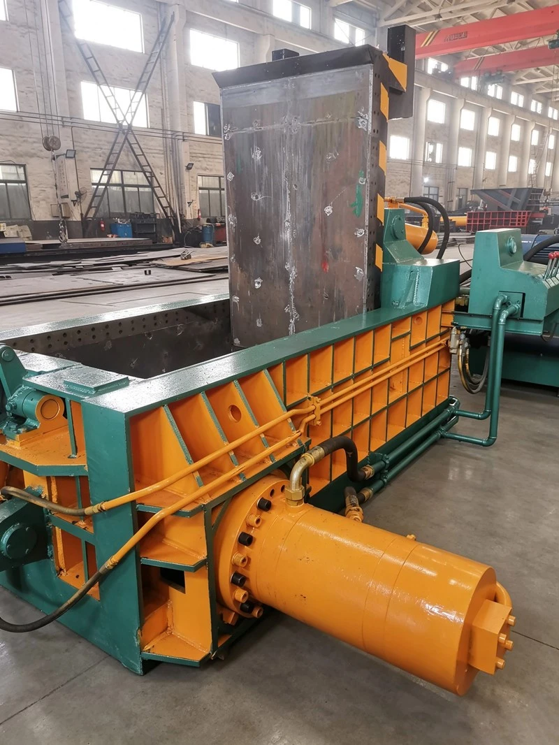 Hydraulic baler for aluminum and steel scrap Hydraulic baler for aluminum and steel scrap